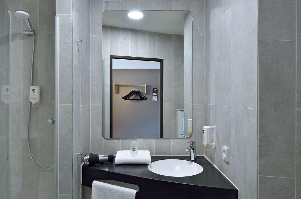 B&B Hotel Frankfurt-West แอชบอร์น ภายนอก รูปภาพ