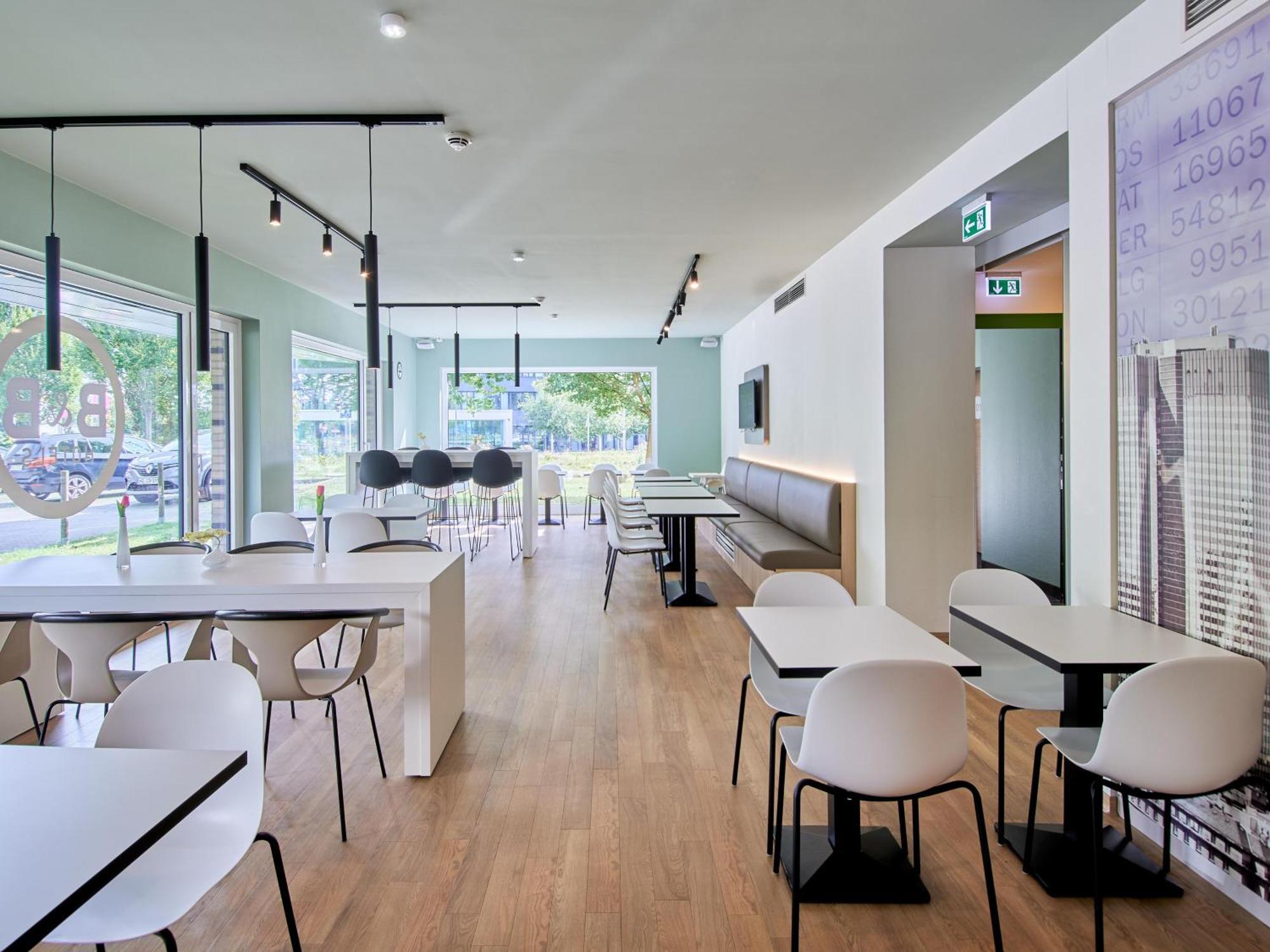 B&B Hotel Frankfurt-West แอชบอร์น ภายนอก รูปภาพ