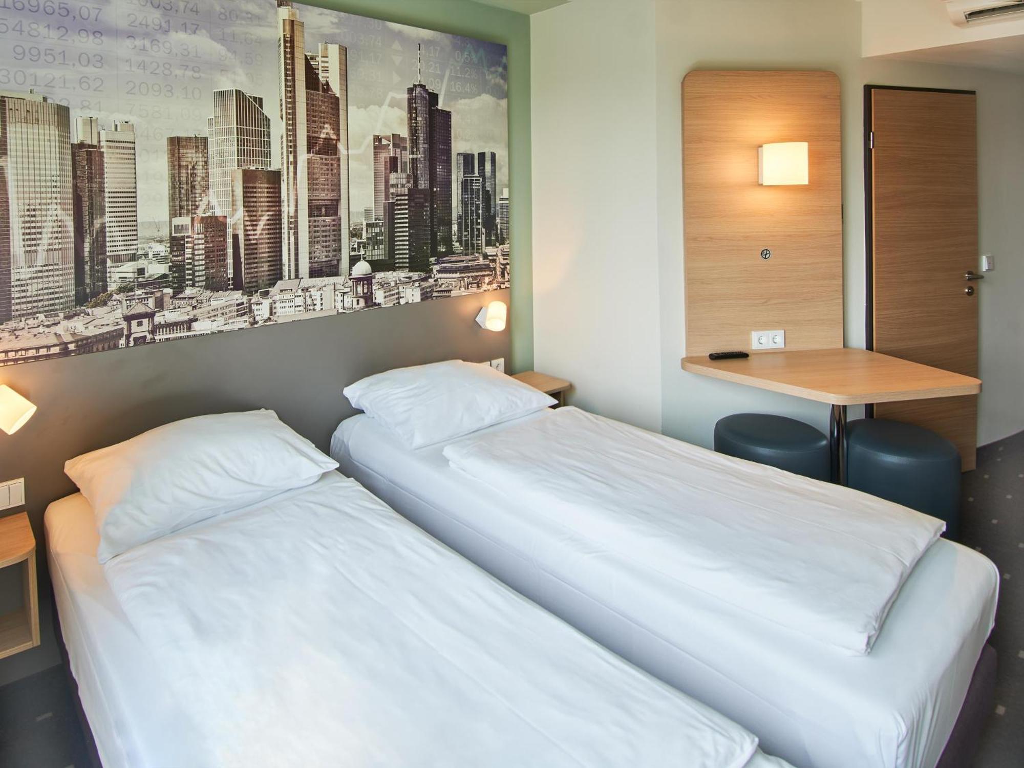 B&B Hotel Frankfurt-West แอชบอร์น ภายนอก รูปภาพ