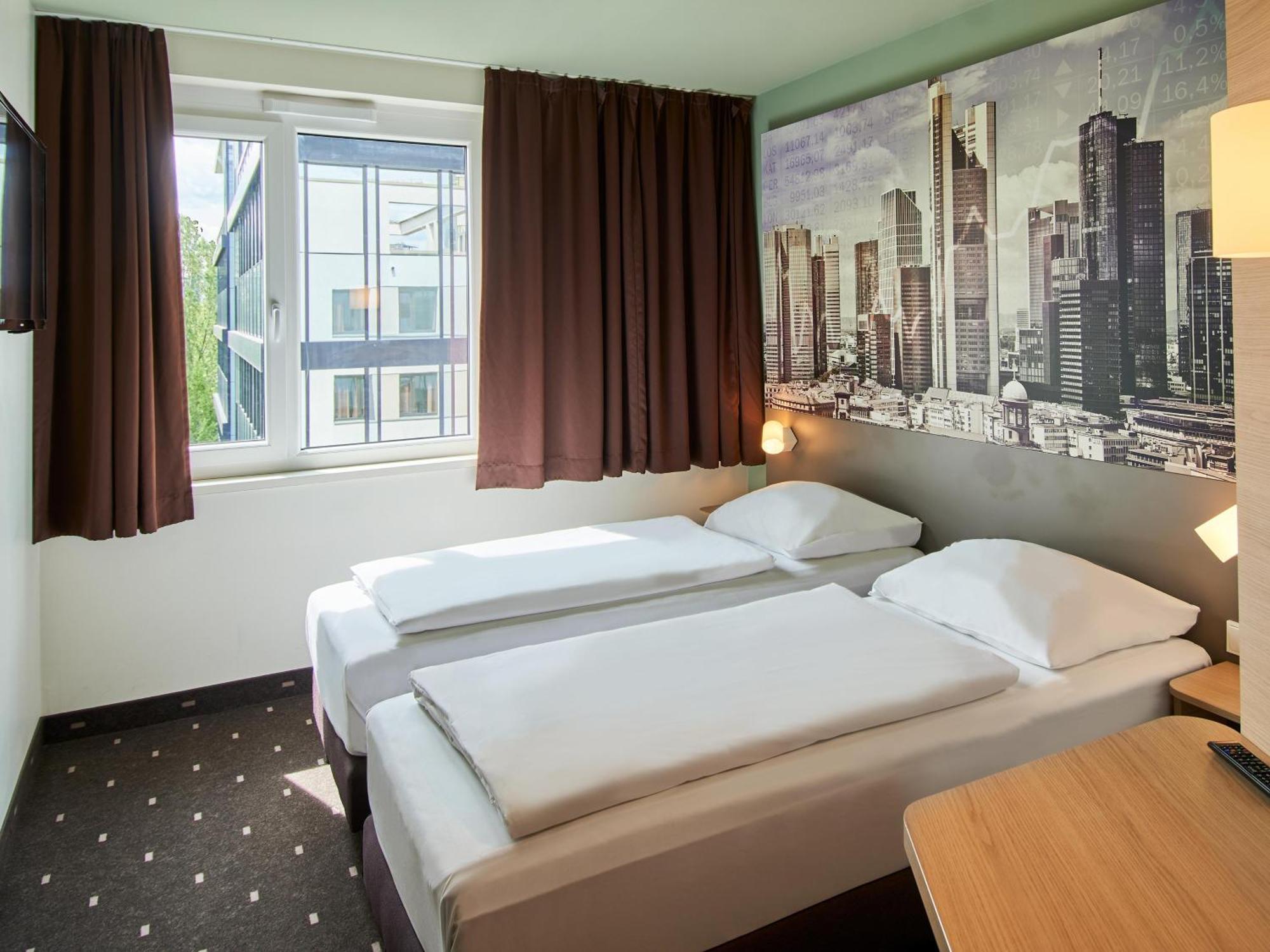 B&B Hotel Frankfurt-West แอชบอร์น ภายนอก รูปภาพ