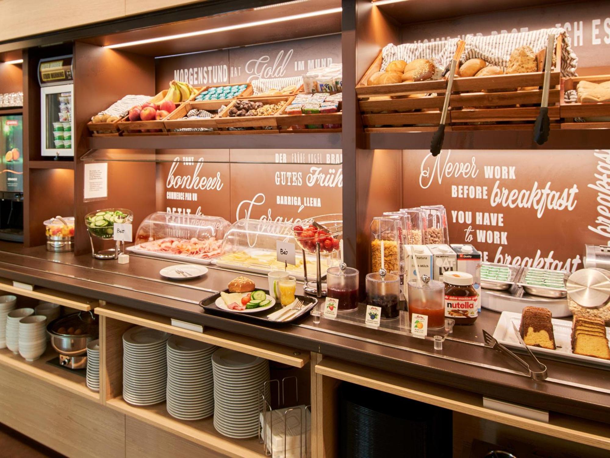 B&B Hotel Frankfurt-West แอชบอร์น ภายนอก รูปภาพ