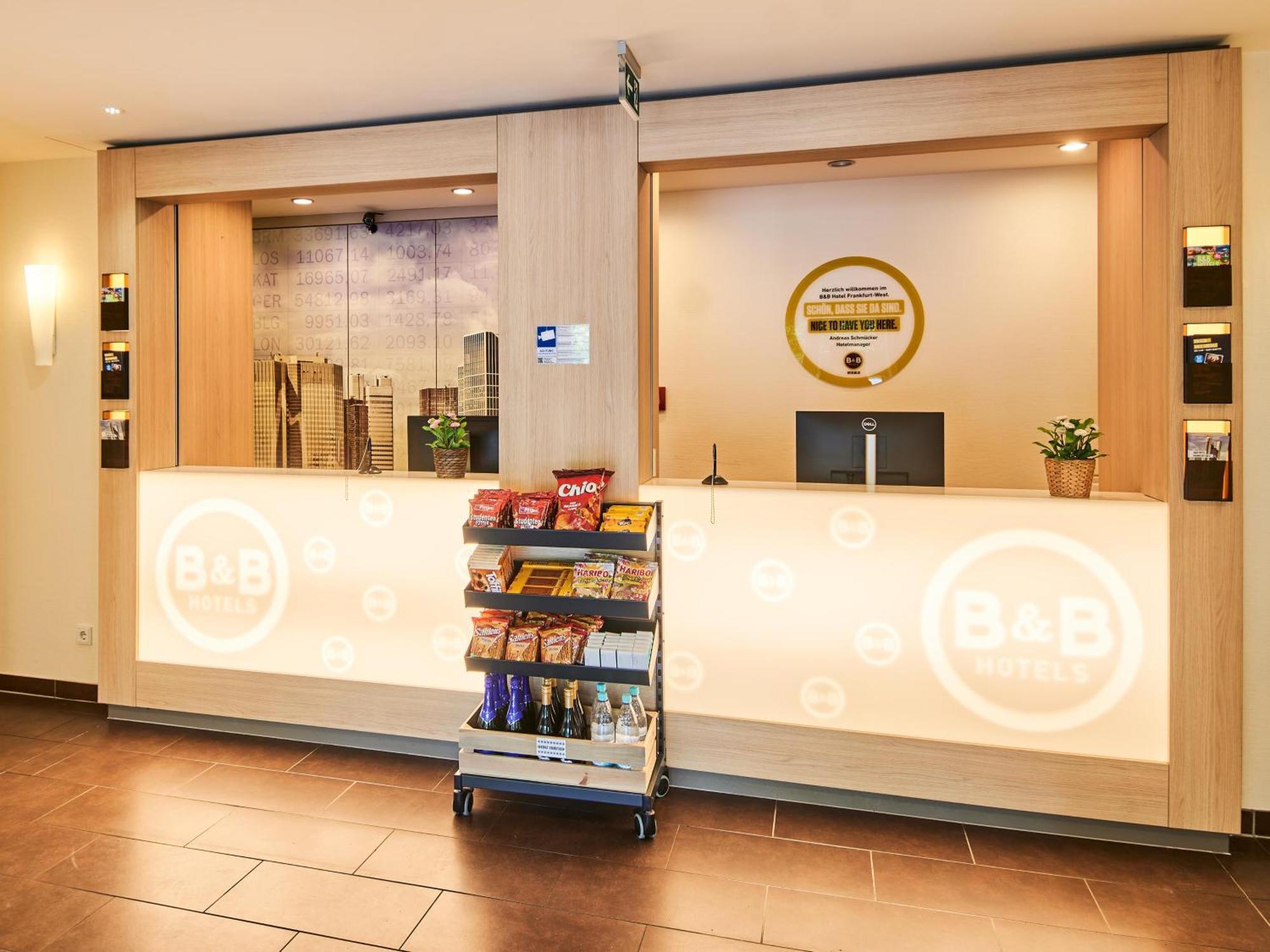 B&B Hotel Frankfurt-West แอชบอร์น ภายนอก รูปภาพ