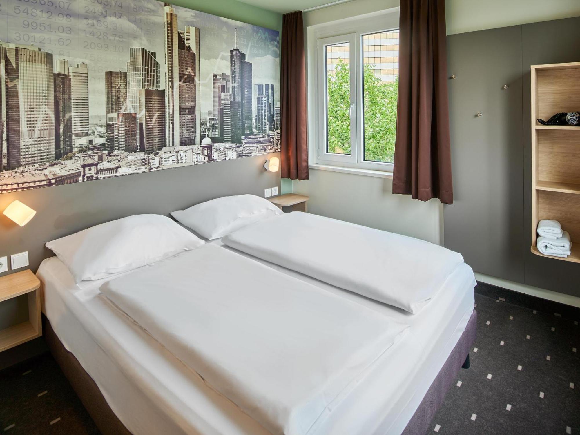 B&B Hotel Frankfurt-West แอชบอร์น ภายนอก รูปภาพ