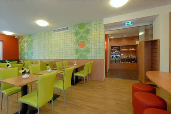 B&B Hotel Frankfurt-West แอชบอร์น ภายนอก รูปภาพ